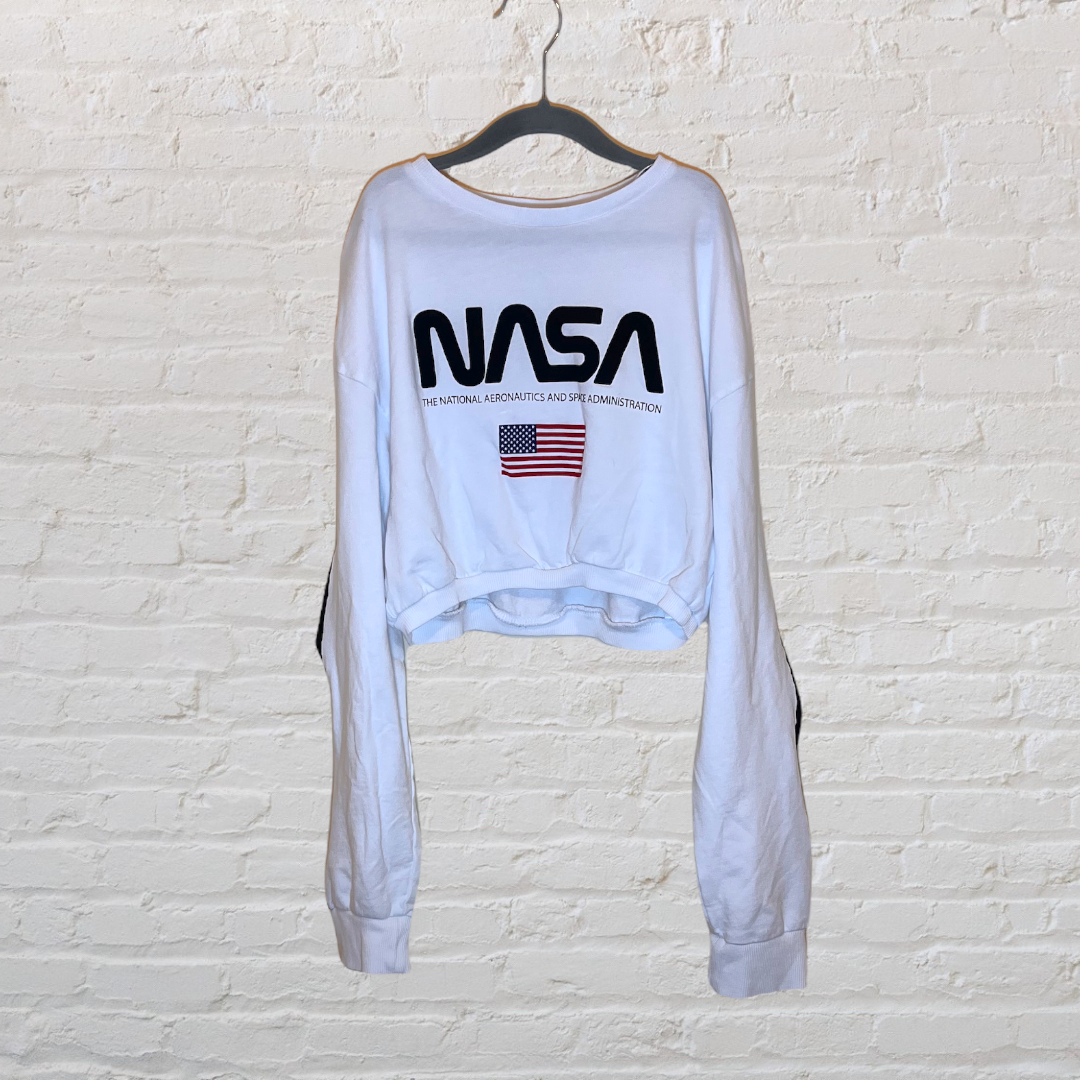 Nasa 2025 cropped sweatshirt