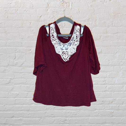 Unknown Brand Cold-Shoulder Macrame Top (6)